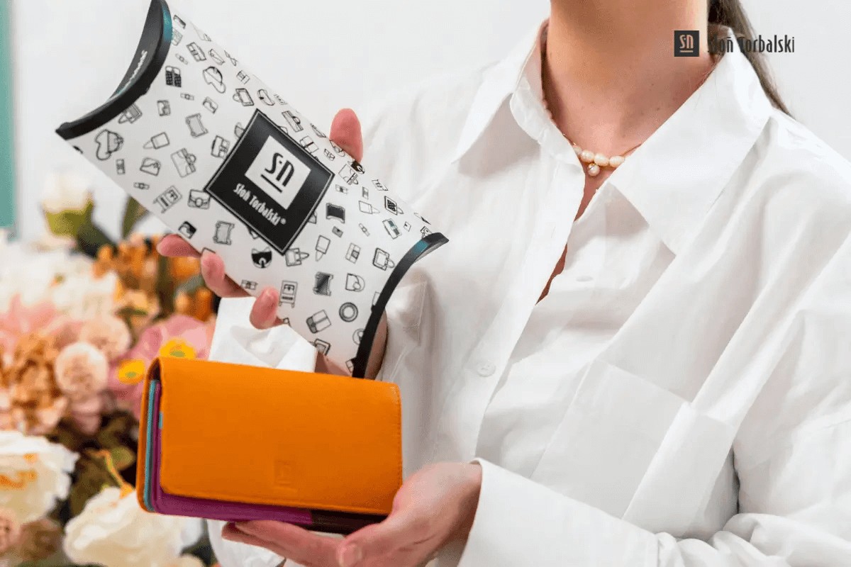 Jak zapakować galanetrię skórzaną na prezent?